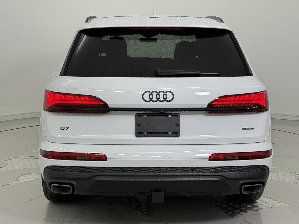 new 2025 Audi Q7 car, priced at $77,051