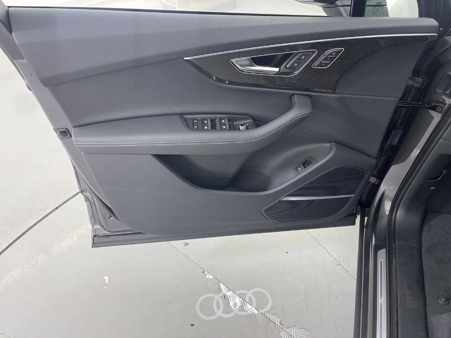 new 2025 Audi Q7 car, priced at $72,500