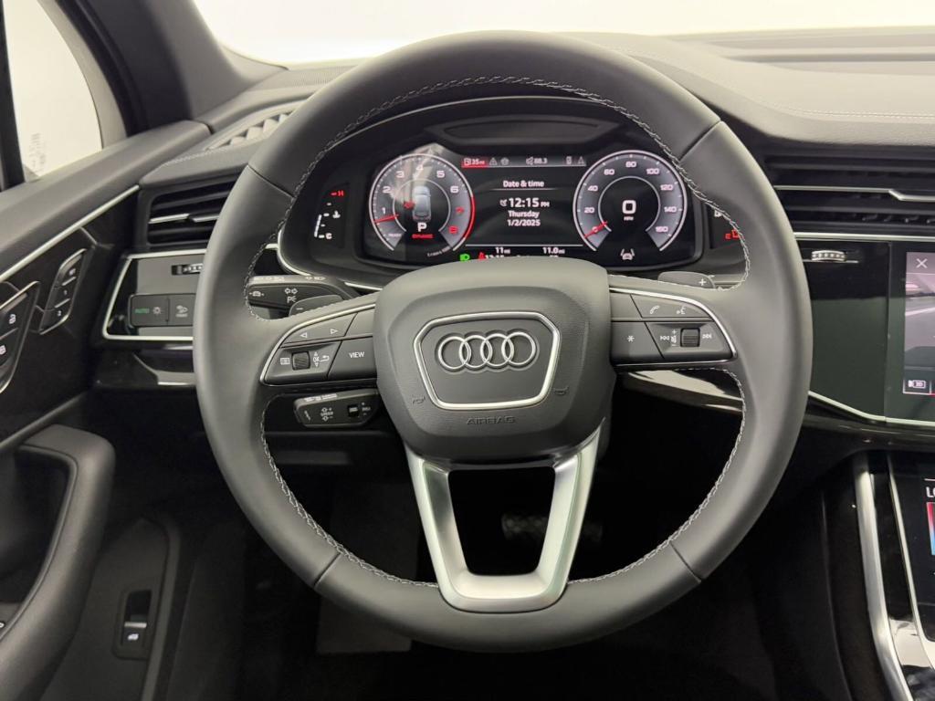 new 2025 Audi Q7 car, priced at $63,761