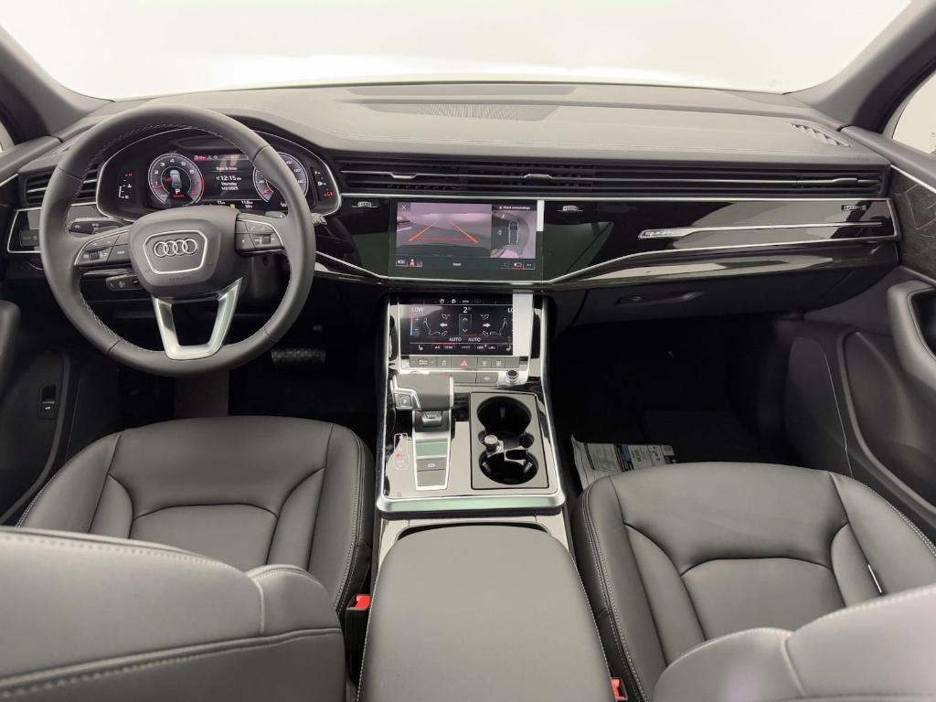 new 2025 Audi Q7 car, priced at $63,761