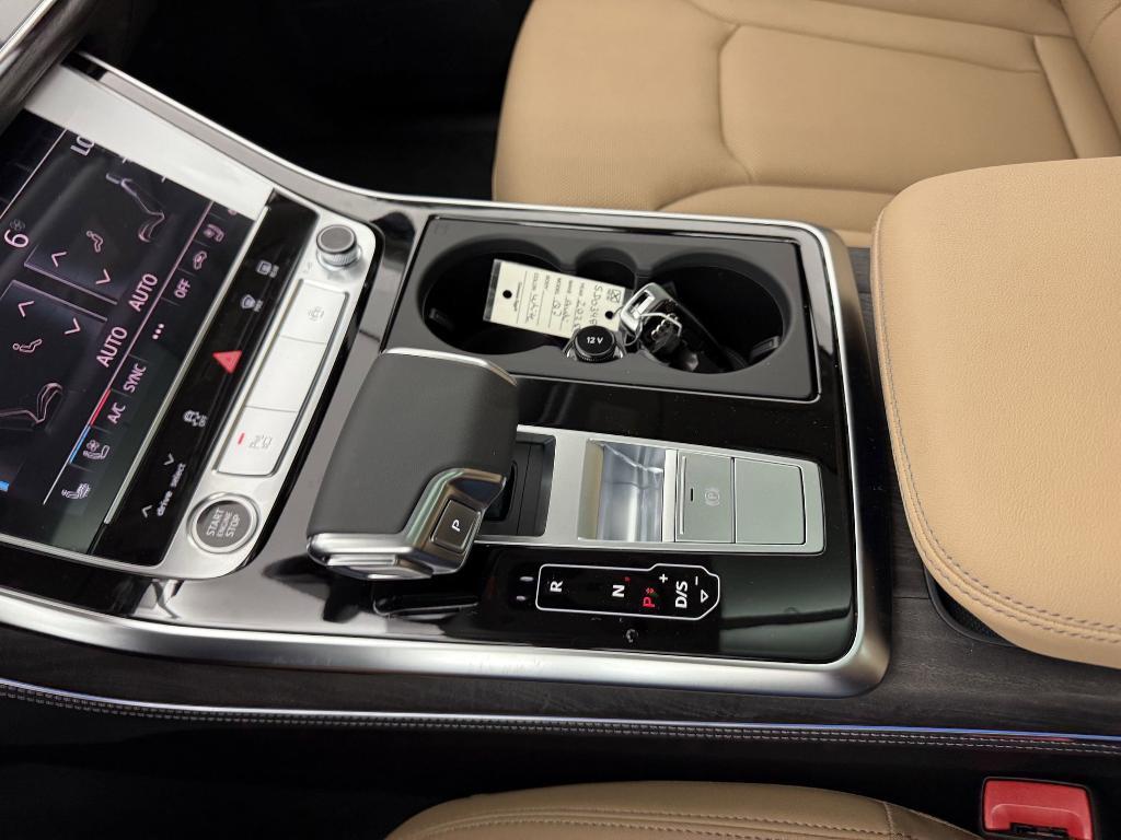 new 2025 Audi Q7 car, priced at $70,361