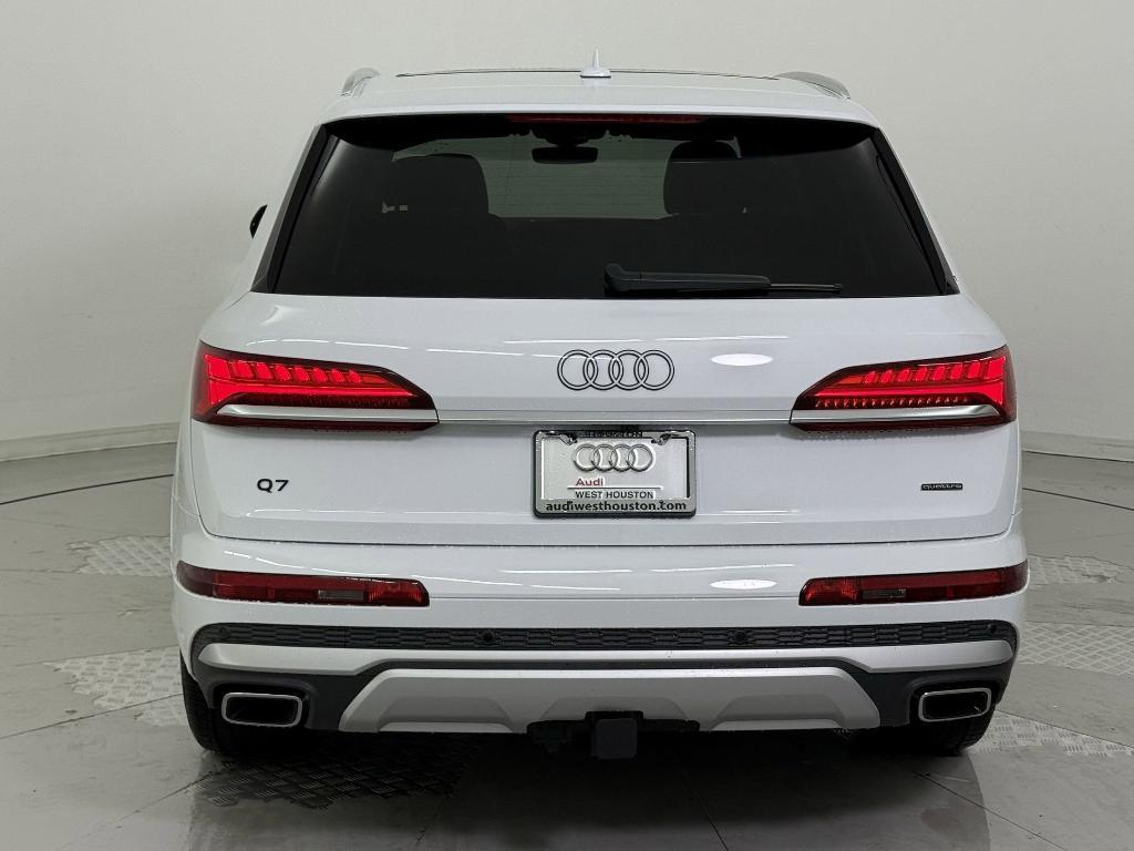 new 2025 Audi Q7 car, priced at $70,361