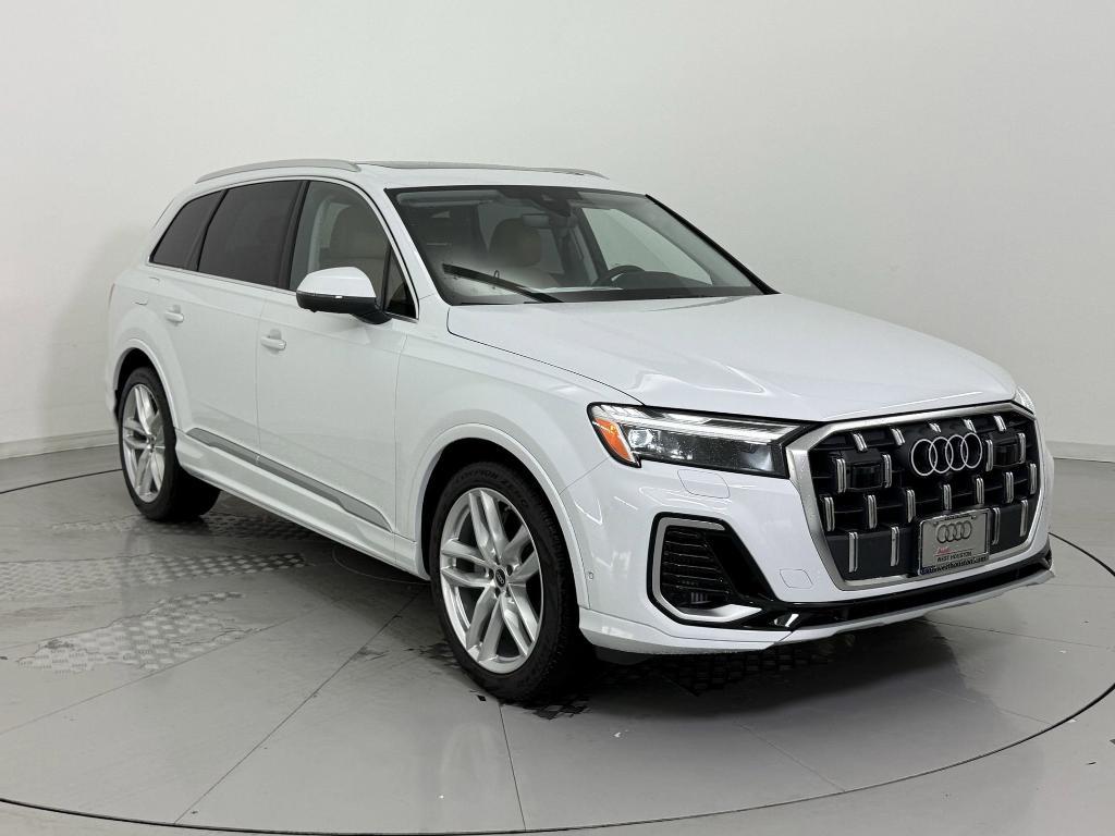 new 2025 Audi Q7 car, priced at $70,361