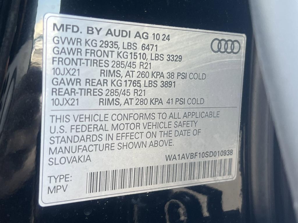new 2025 Audi Q8 car, priced at $77,462