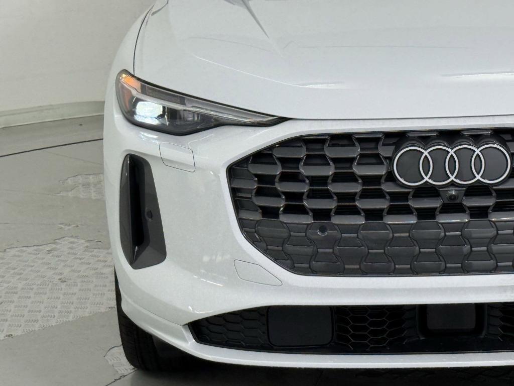 new 2025 Audi Q5 car, priced at $56,092