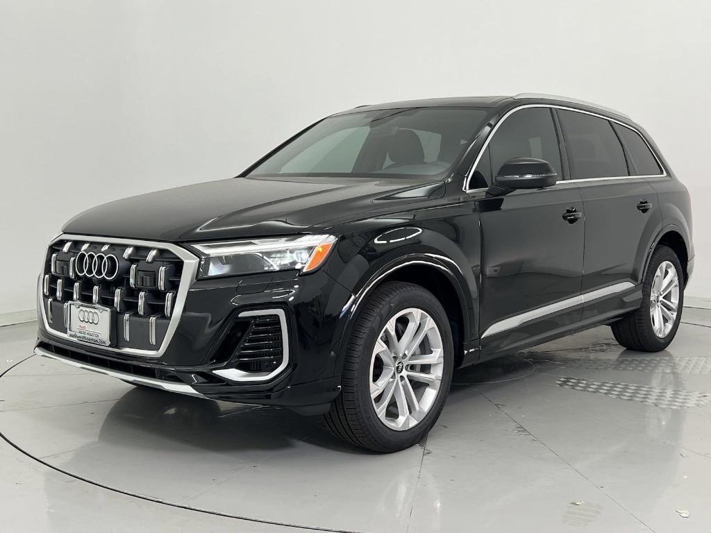 new 2025 Audi Q7 car, priced at $71,892