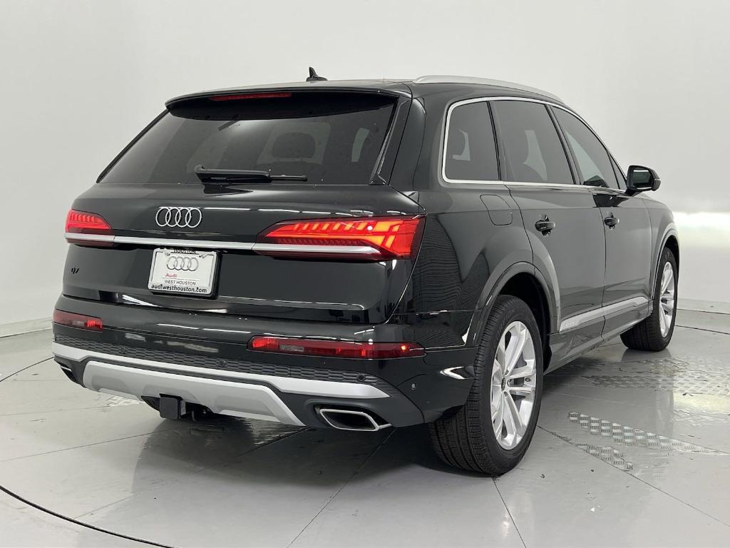 new 2025 Audi Q7 car, priced at $71,892