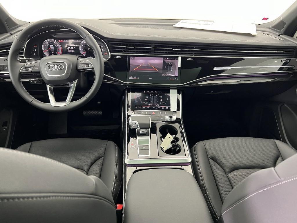 new 2025 Audi Q7 car, priced at $71,892