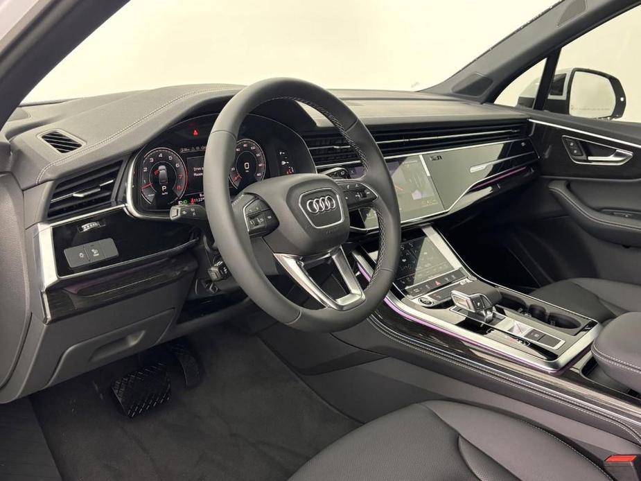 new 2025 Audi Q7 car, priced at $71,802