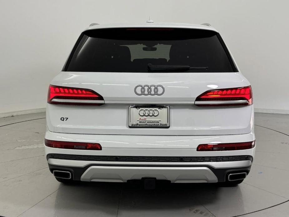 new 2025 Audi Q7 car, priced at $71,802