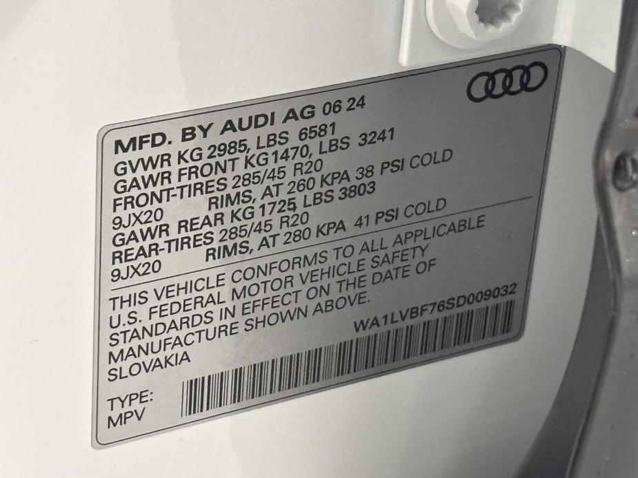 new 2025 Audi Q7 car, priced at $71,802