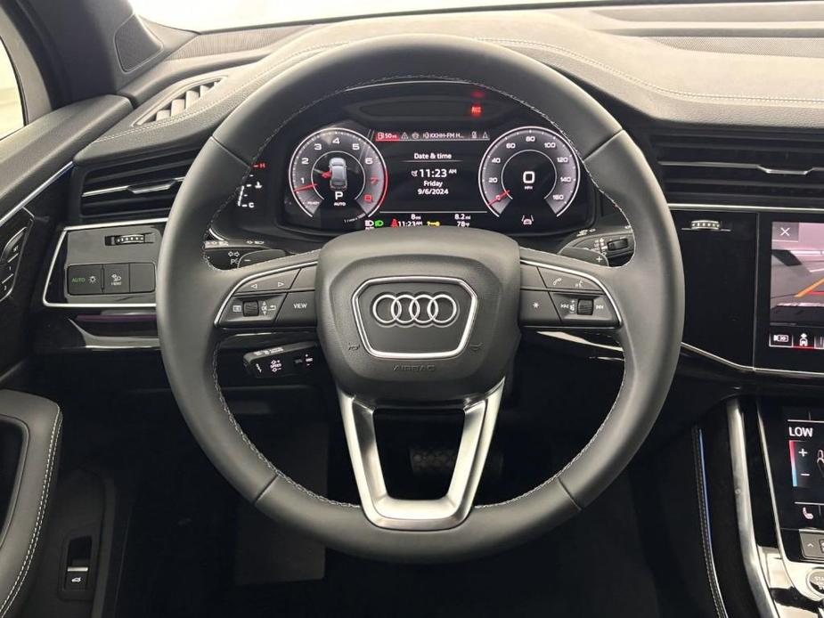 new 2025 Audi Q7 car, priced at $71,802