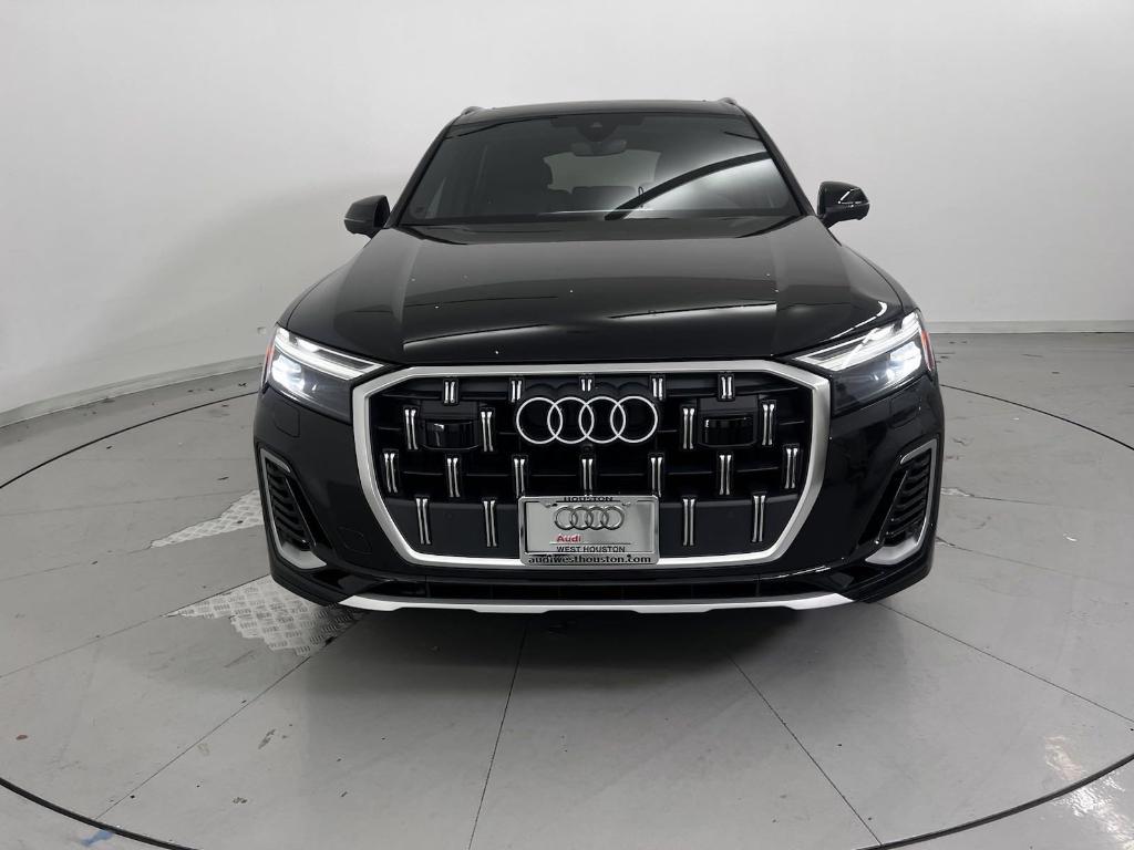 new 2025 Audi Q7 car, priced at $71,802