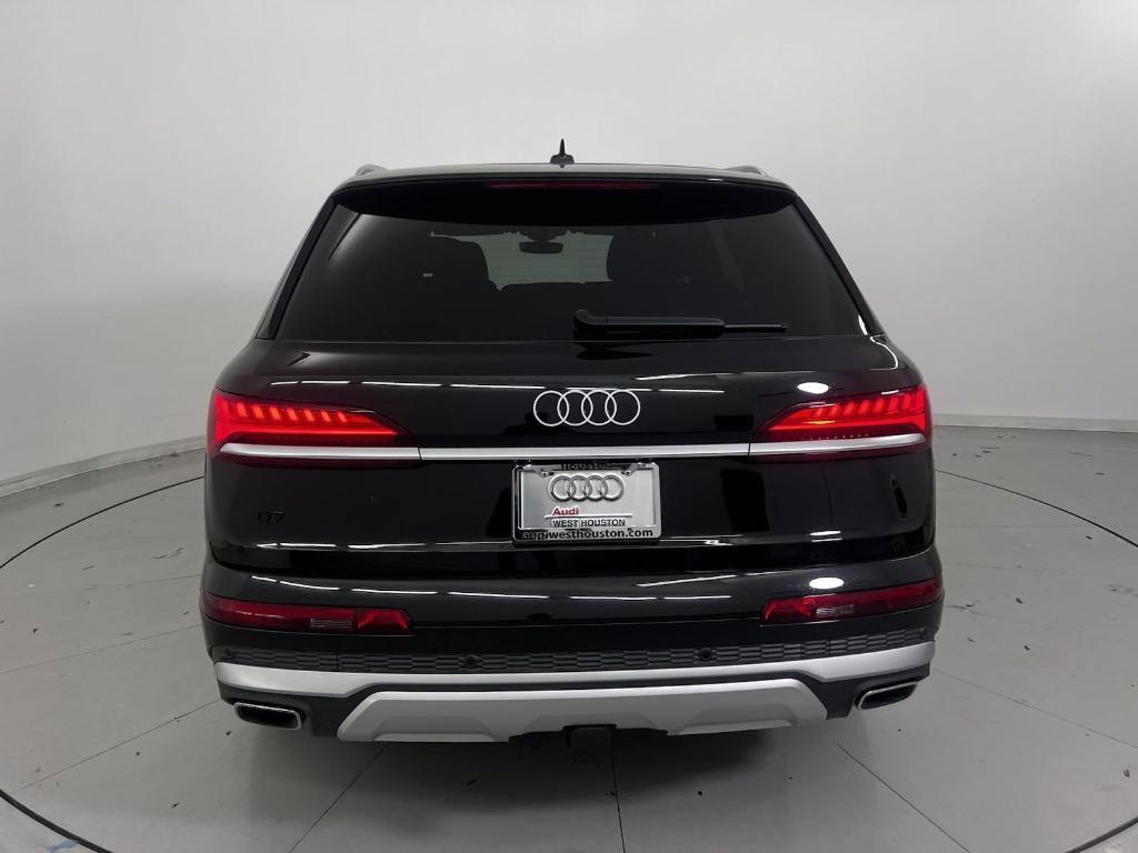 new 2025 Audi Q7 car, priced at $71,802