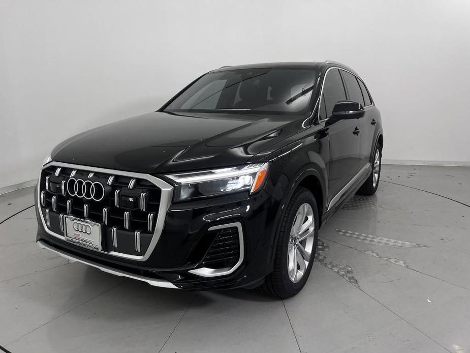 new 2025 Audi Q7 car, priced at $71,802