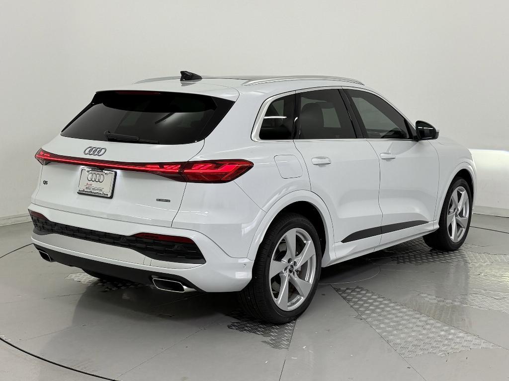 new 2025 Audi Q5 car, priced at $61,681