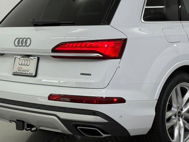 new 2025 Audi Q7 car, priced at $71,121