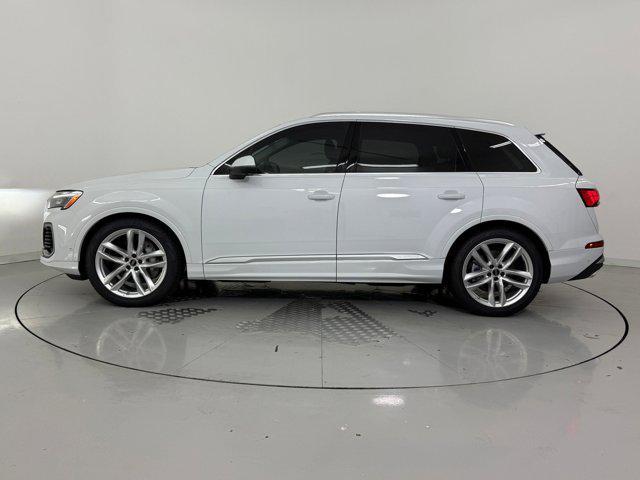 new 2025 Audi Q7 car, priced at $71,121