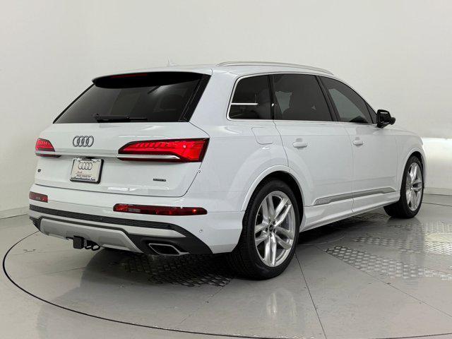 new 2025 Audi Q7 car, priced at $71,121