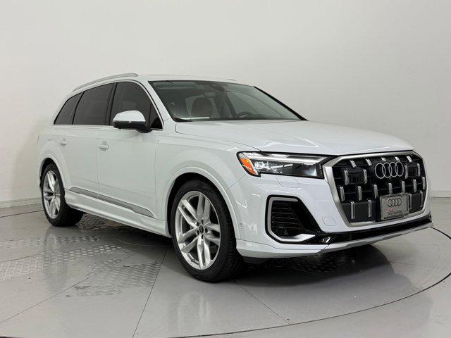 new 2025 Audi Q7 car, priced at $71,121