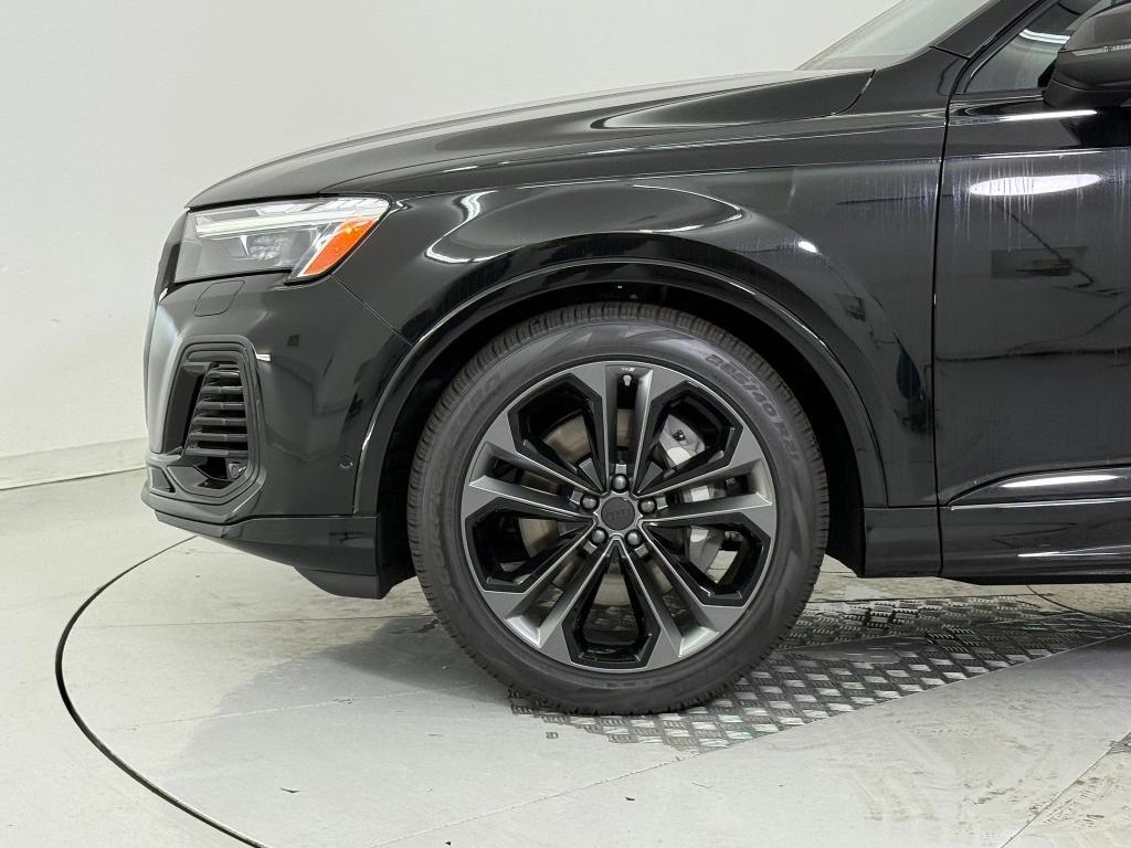 new 2026 Audi Q7 car, priced at $77,851