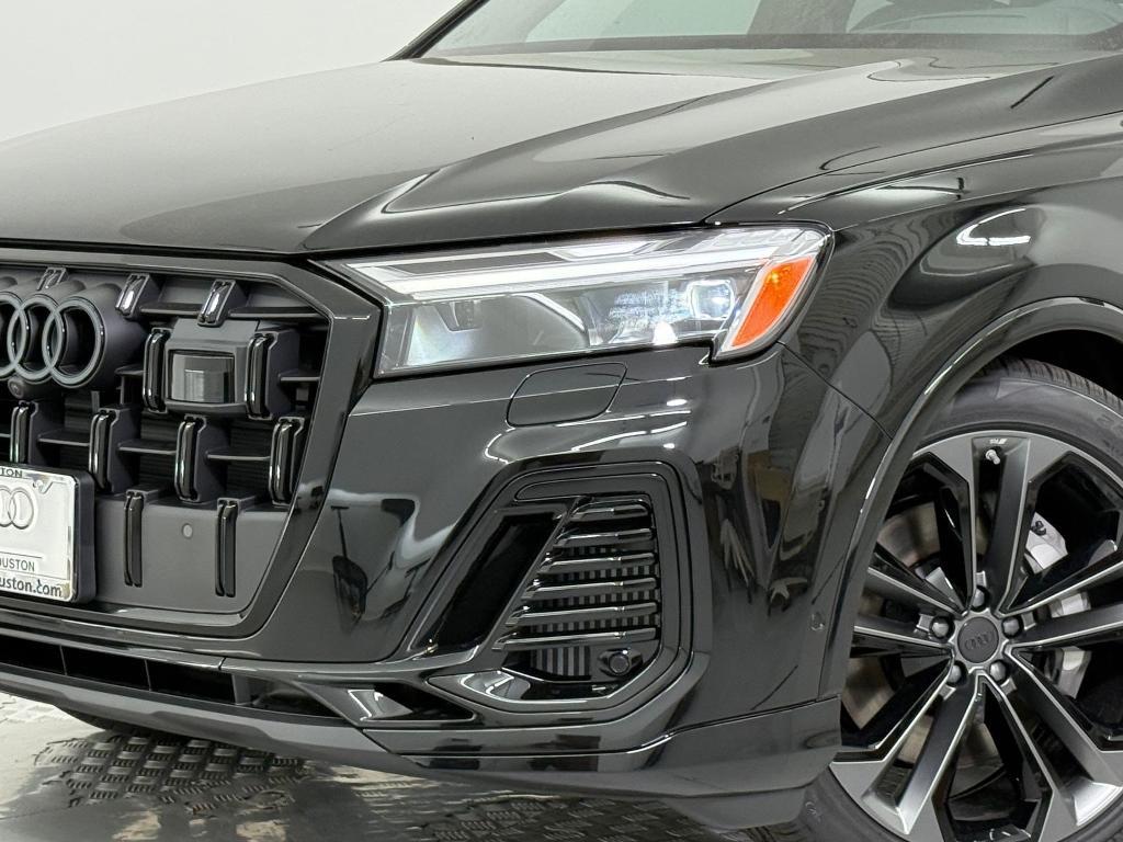 new 2026 Audi Q7 car, priced at $77,851