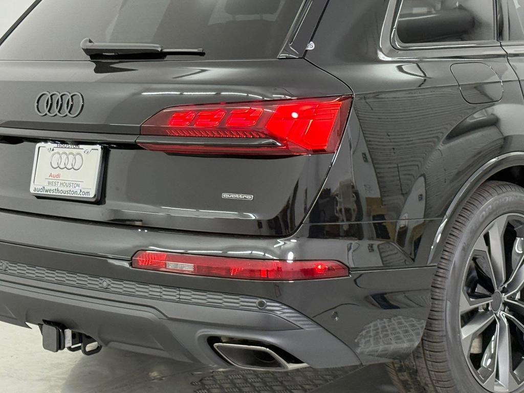 new 2026 Audi Q7 car, priced at $77,851