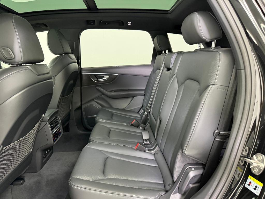 new 2026 Audi Q7 car, priced at $77,851