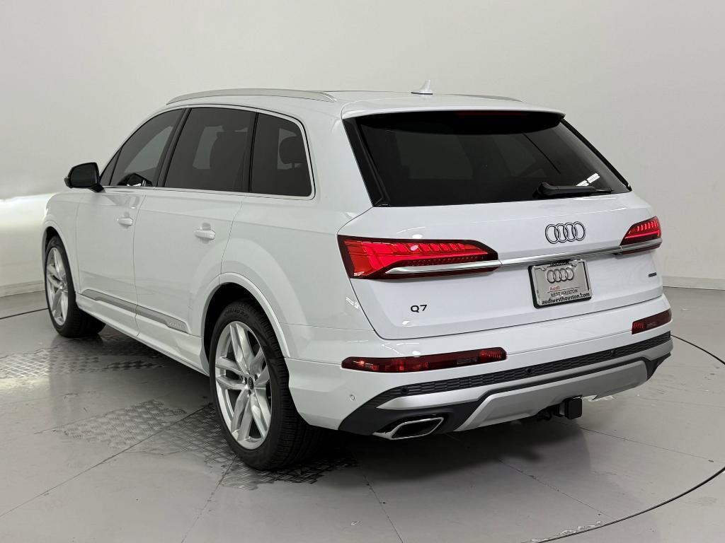 new 2025 Audi Q7 car, priced at $70,831