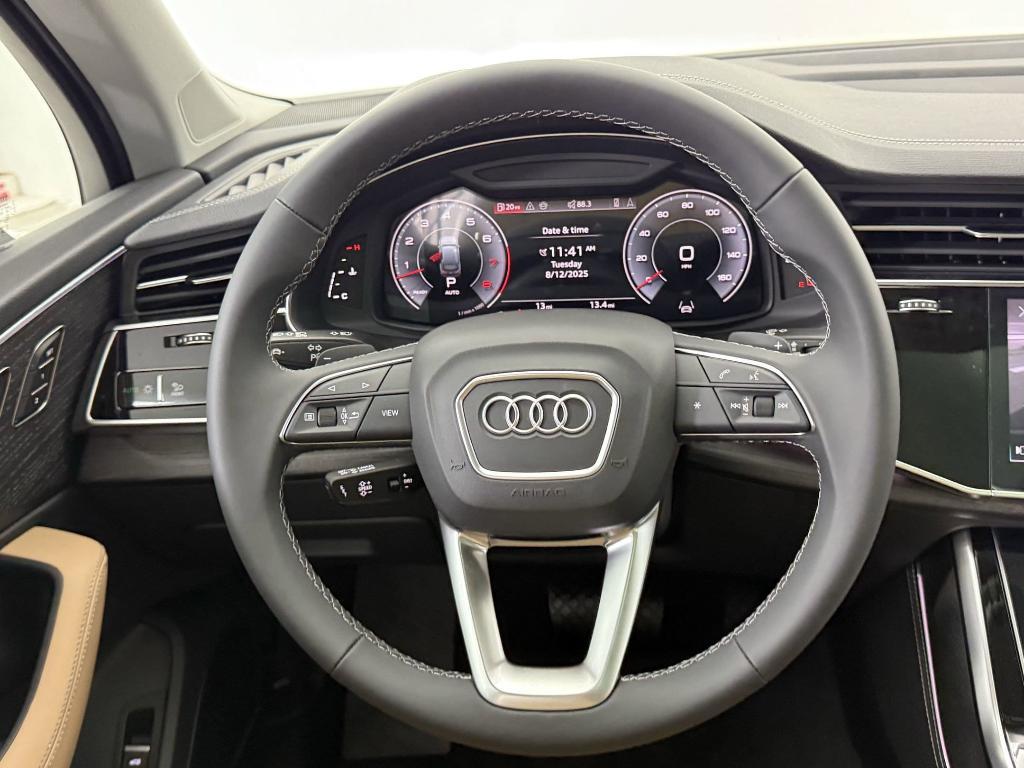 new 2025 Audi Q7 car, priced at $70,831