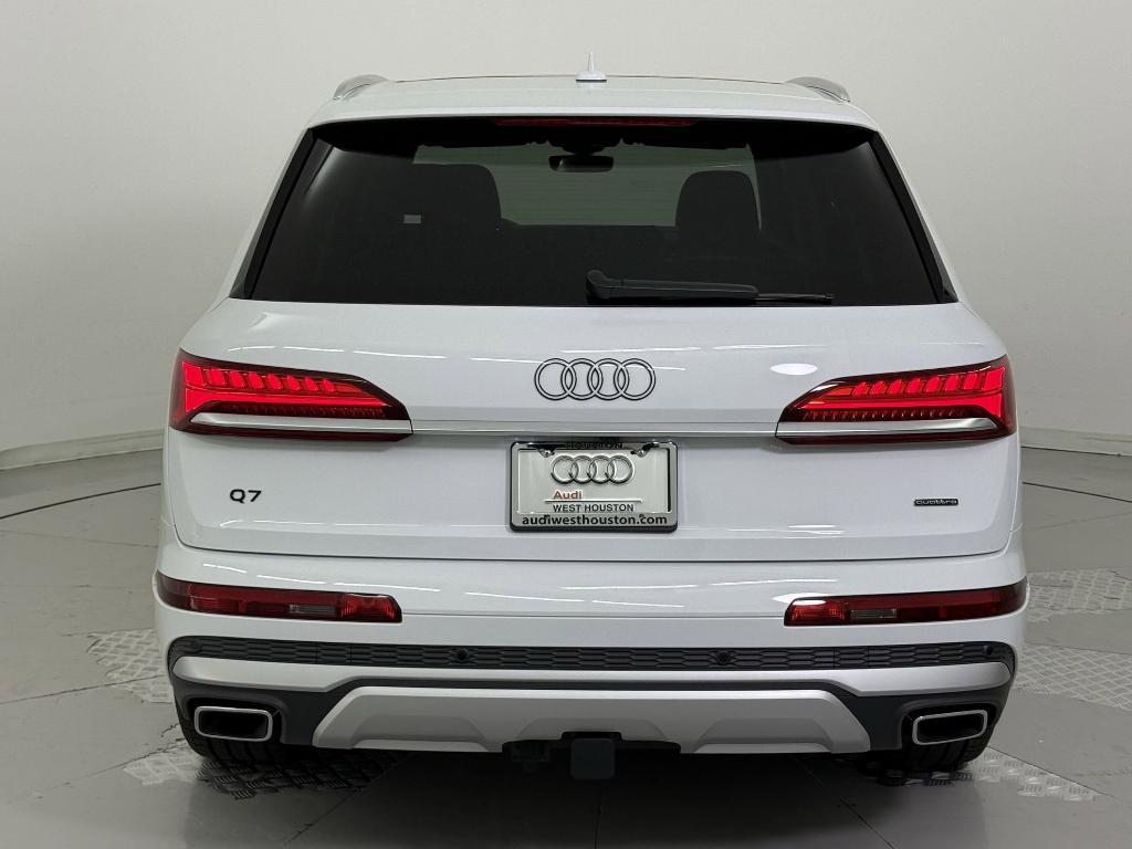 new 2025 Audi Q7 car, priced at $70,831