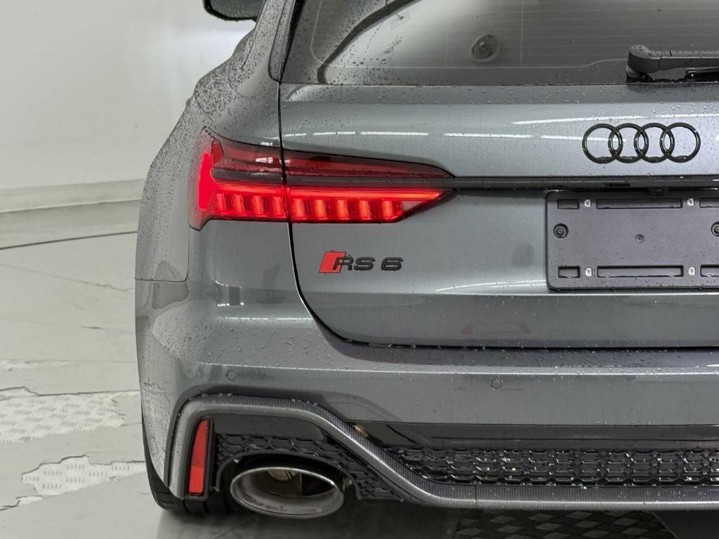 new 2025 Audi RS 6 Avant car, priced at $147,861