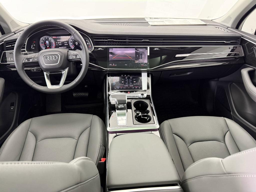 new 2025 Audi Q7 car, priced at $70,361