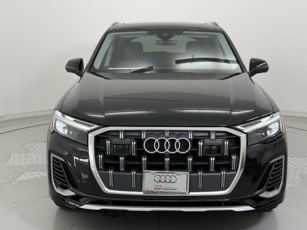 new 2025 Audi Q7 car, priced at $71,121