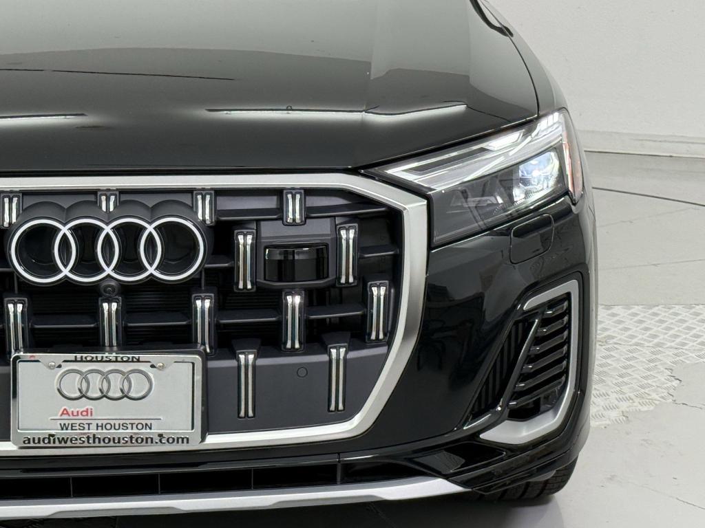 new 2025 Audi Q7 car, priced at $71,121