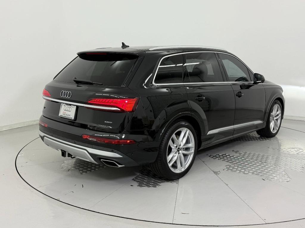 new 2025 Audi Q7 car, priced at $71,121
