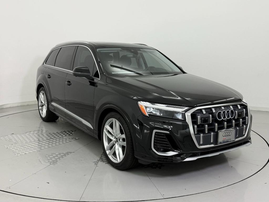 new 2025 Audi Q7 car, priced at $70,361