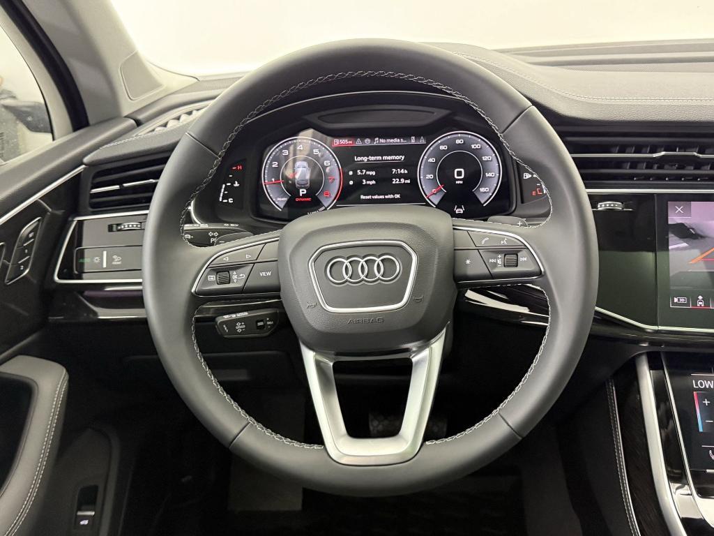 new 2025 Audi Q7 car, priced at $71,121