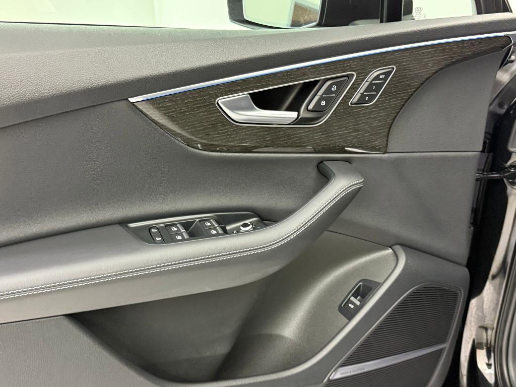 used 2025 Audi Q7 car, priced at $58,999