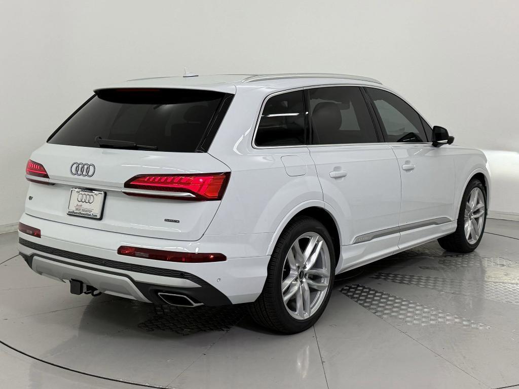 new 2025 Audi Q7 car, priced at $71,121