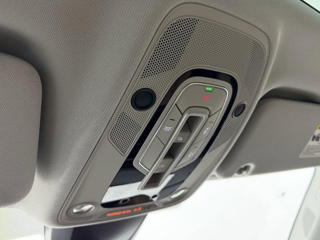 new 2025 Audi Q7 car, priced at $70,361