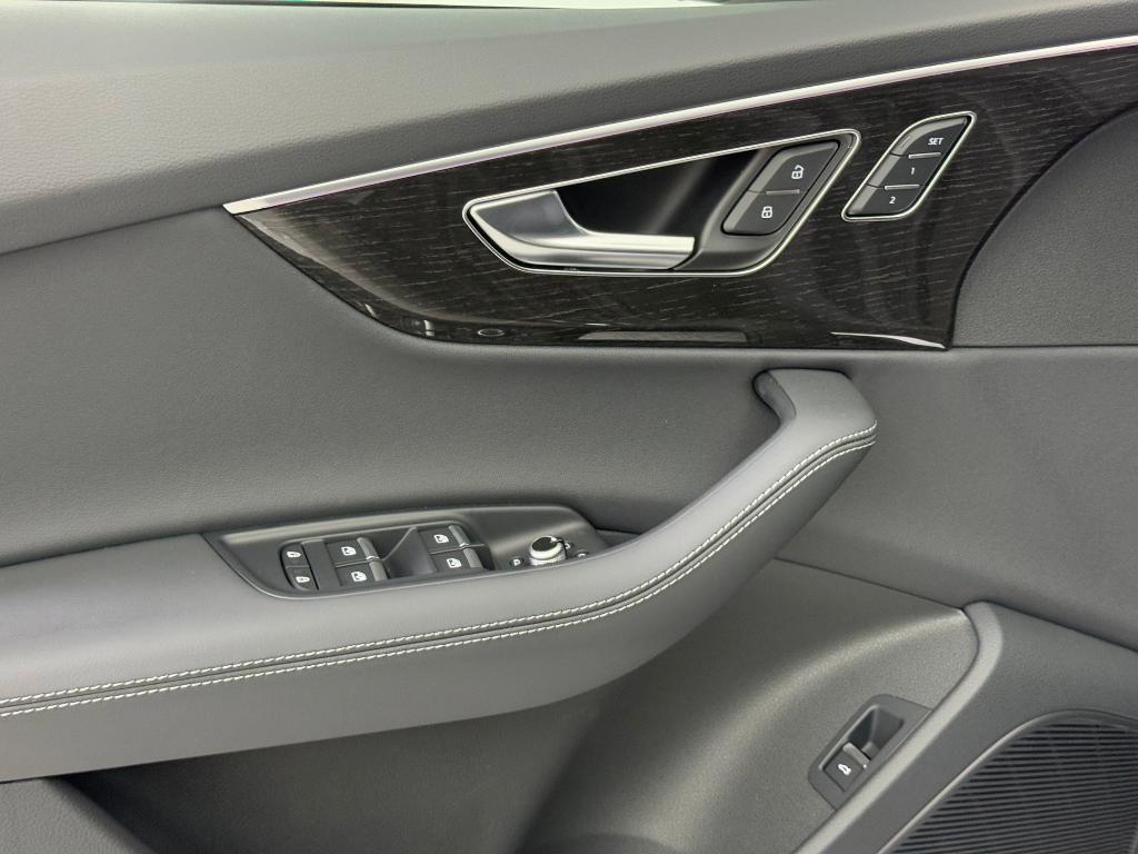 new 2026 Audi Q7 car, priced at $73,591