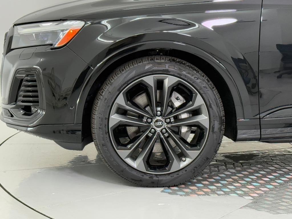 new 2026 Audi Q7 car, priced at $73,591