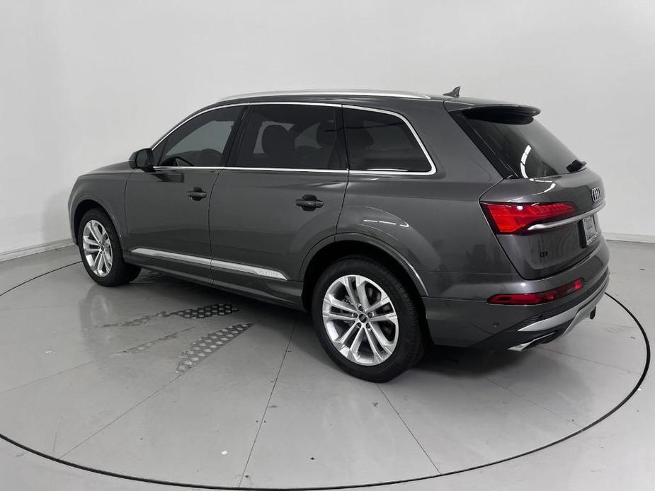 new 2025 Audi Q7 car, priced at $71,892