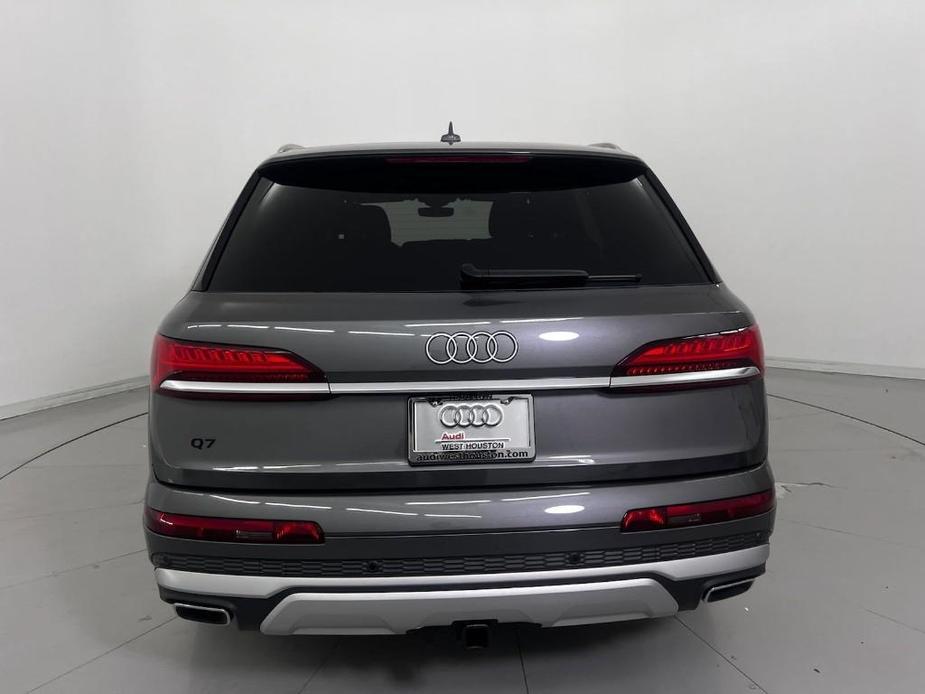 new 2025 Audi Q7 car, priced at $71,892