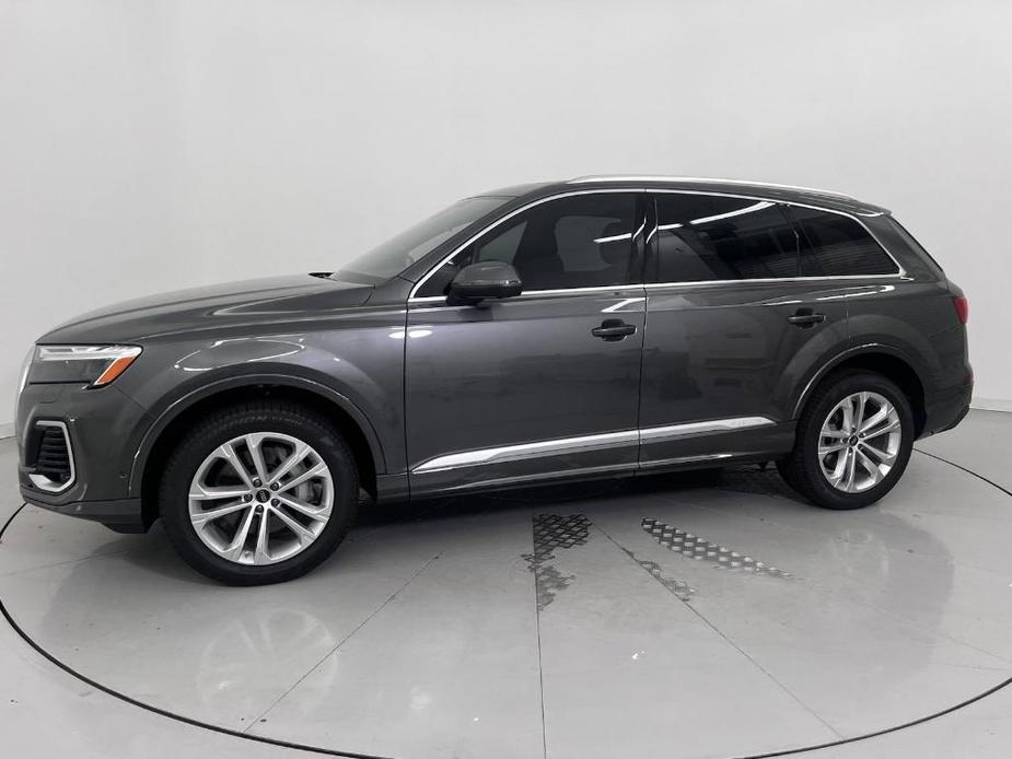 new 2025 Audi Q7 car, priced at $71,892