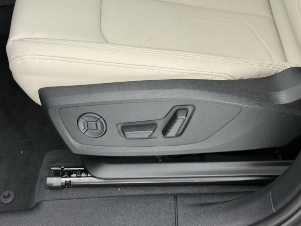 new 2025 Audi Q3 car, priced at $41,851
