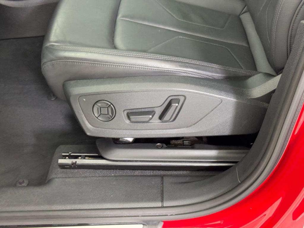 used 2024 Audi Q3 car, priced at $28,999