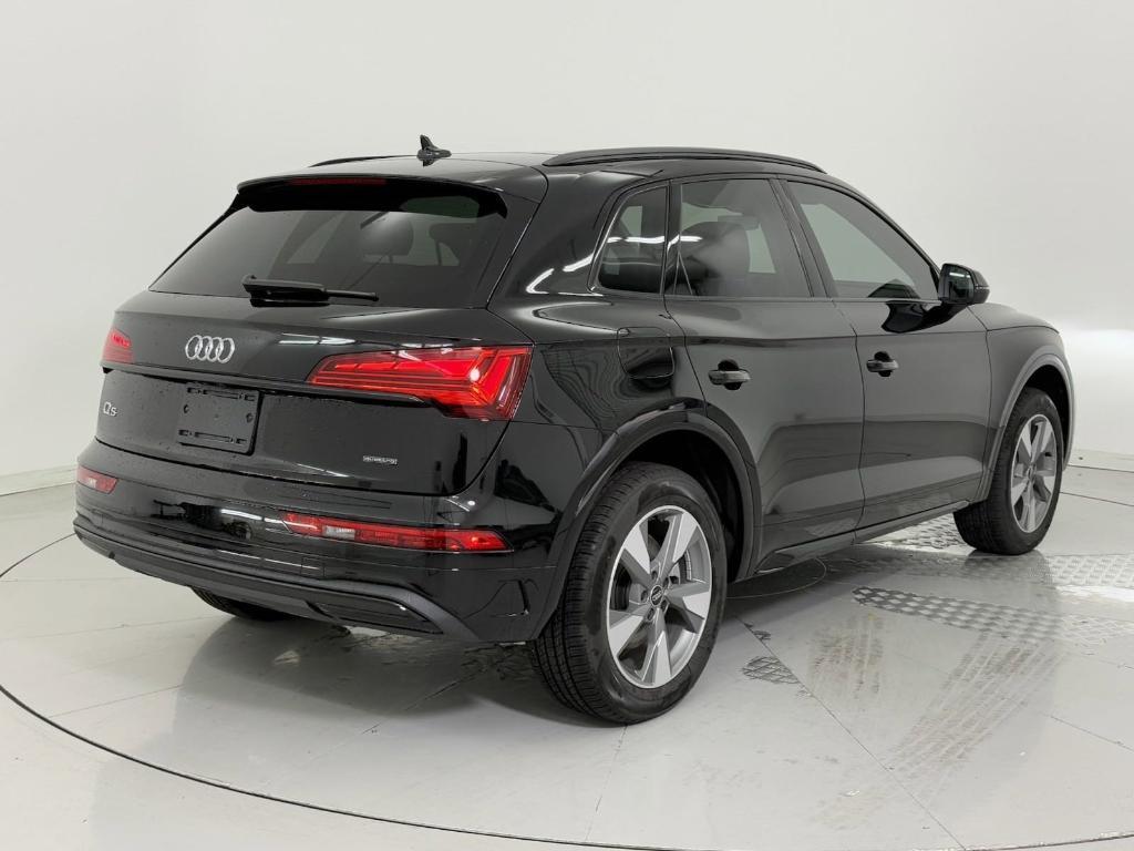 new 2025 Audi Q5 car, priced at $46,181