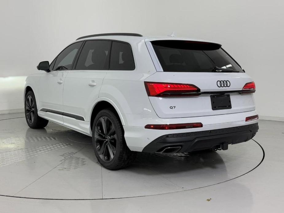 new 2025 Audi Q7 car, priced at $68,501